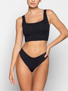 SKIMS Black Contour Lounge Bralette